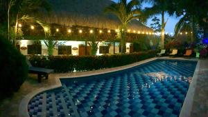 primaluna beach hostel