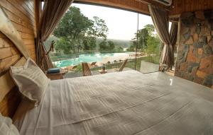 tupa lodge