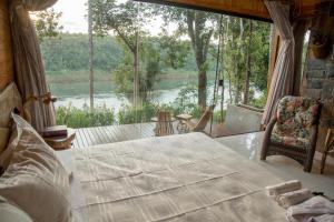 tupa lodge