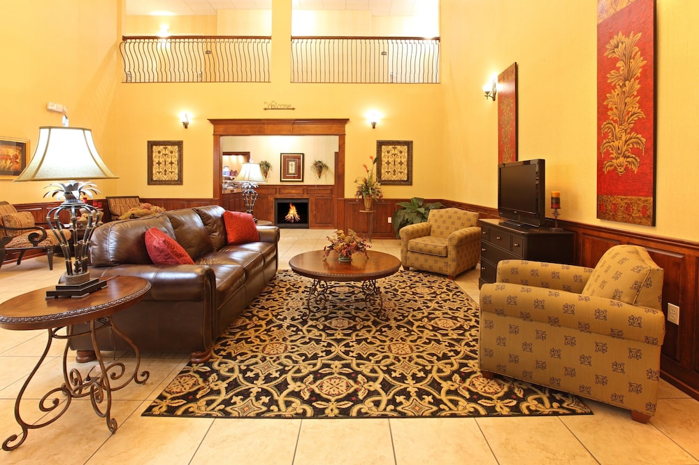 holiday inn express hotel and suites clarksville by ihg