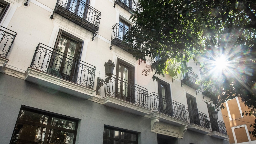 soho boutique opera