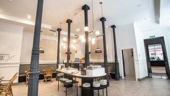 soho boutique opera