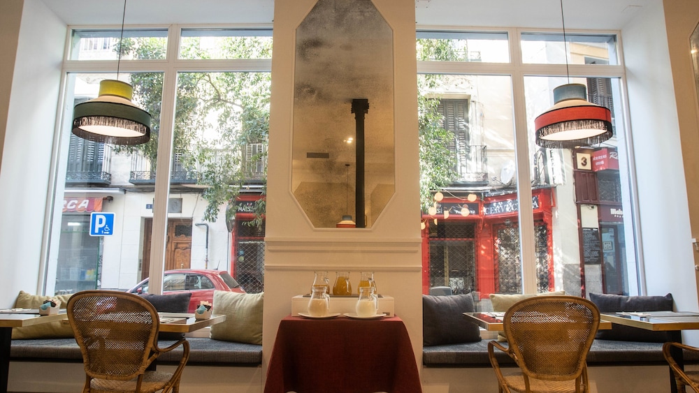 soho boutique opera