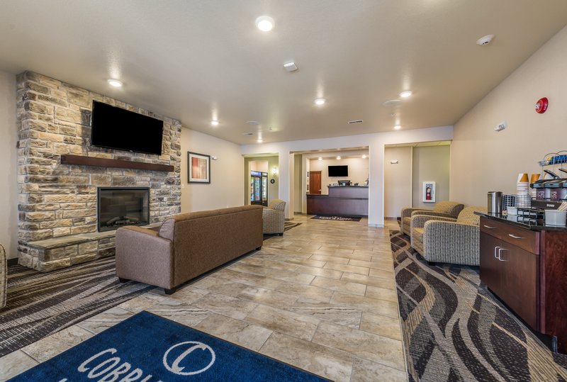 cobblestone hotel and suites hutchinson