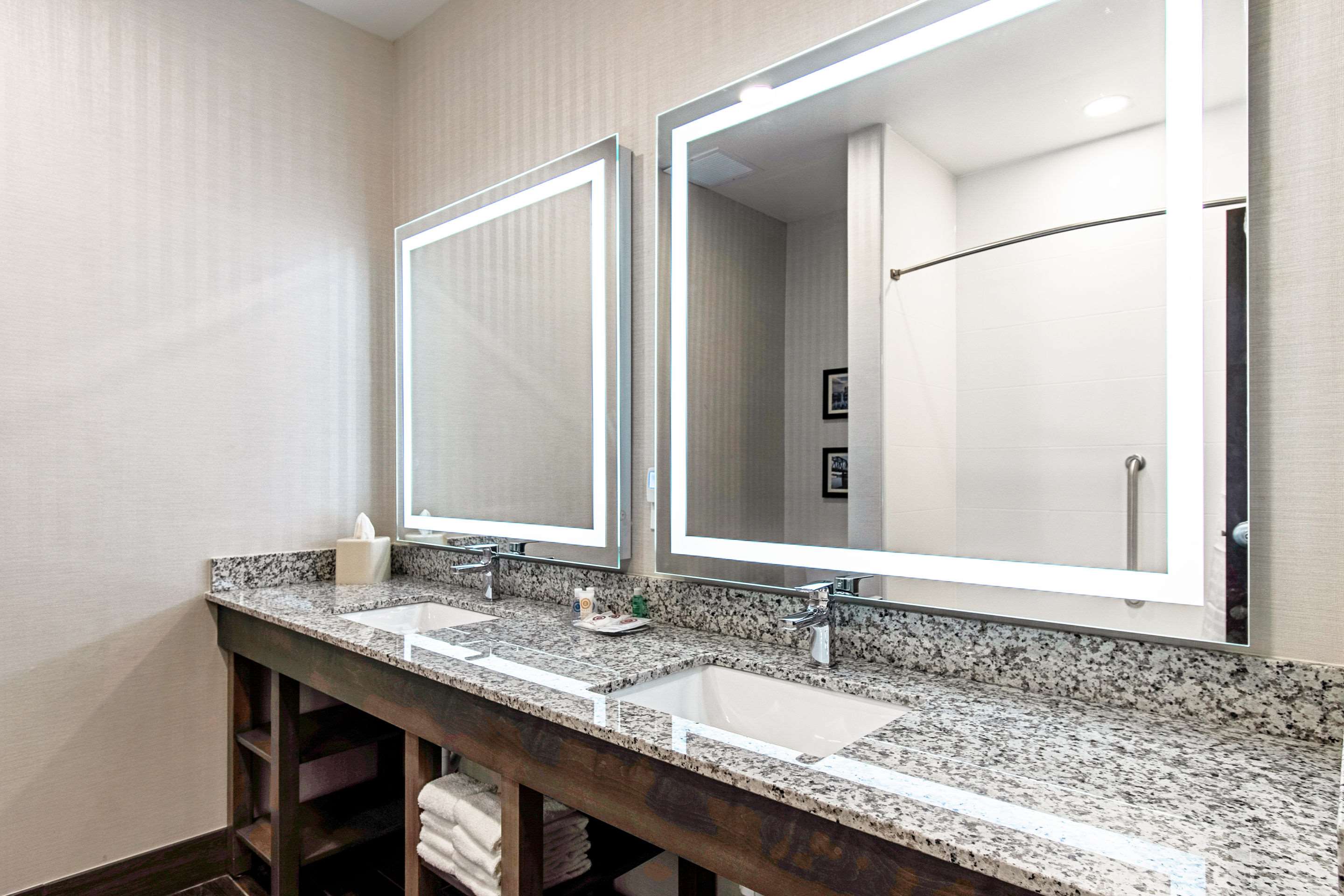 comfort suites grove city columbus south