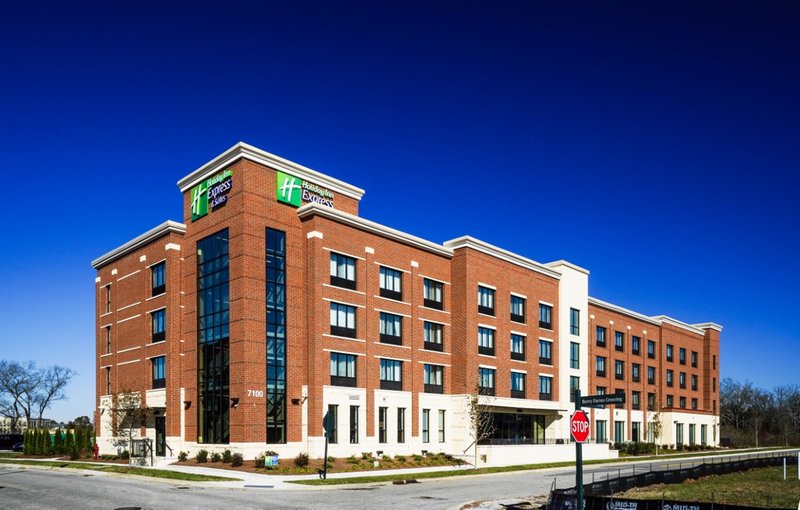 holiday inn express and suites franklin berry farms