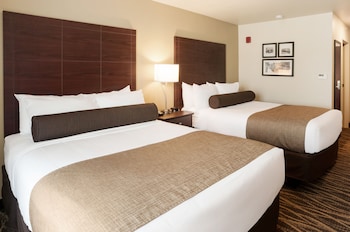 cobblestone hotel and suites appleton international airport
