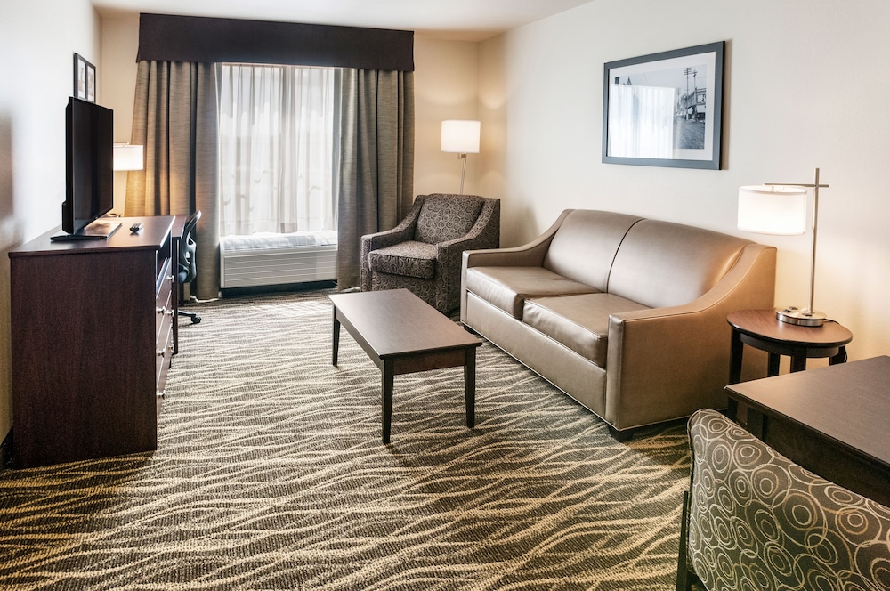 cobblestone hotel and suites appleton international airport