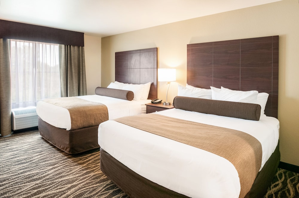 cobblestone hotel and suites appleton international airport