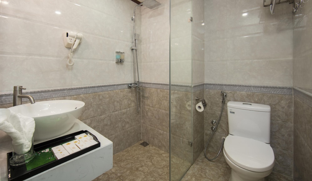 mayflower hotel hanoi