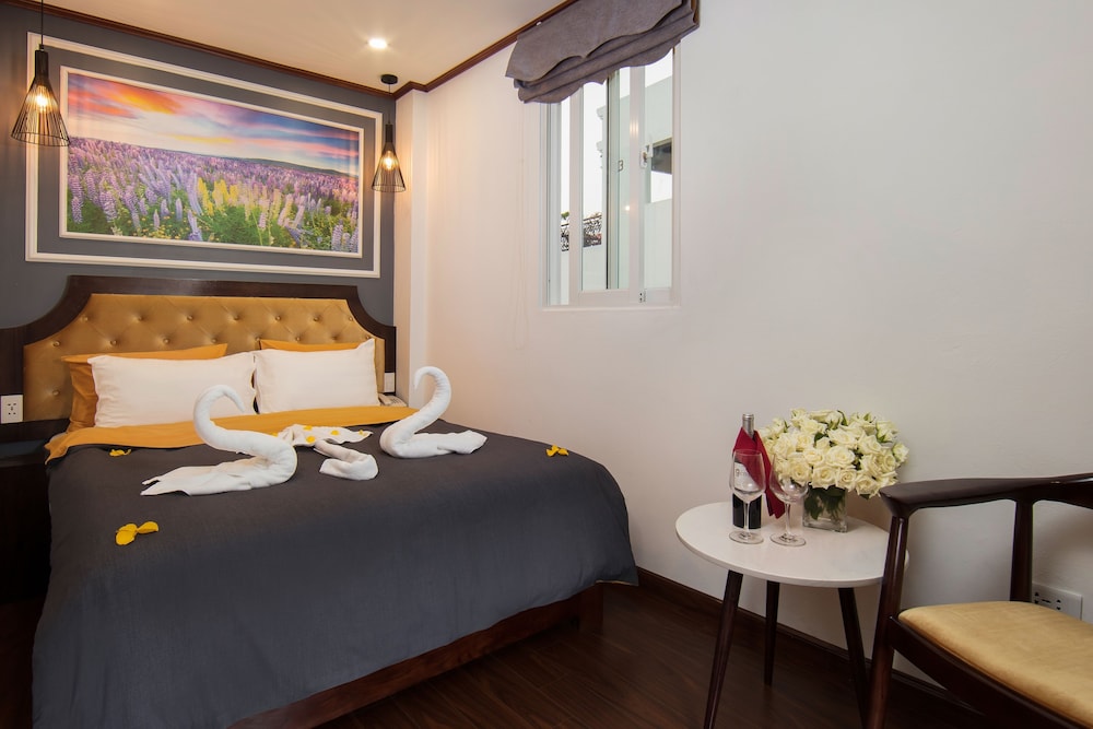 mayflower hotel hanoi