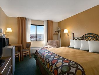 super 8 by wyndham alexandria mn