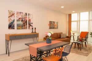 zin d home dudullu suits