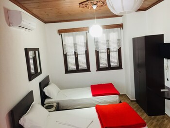 denis guest house