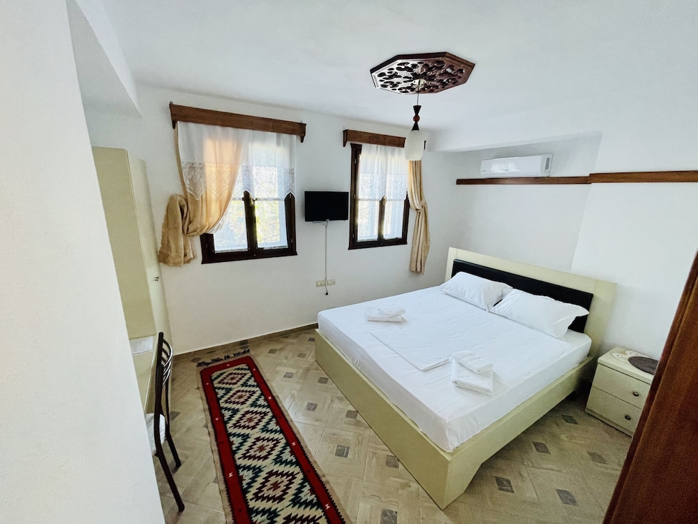 denis guest house