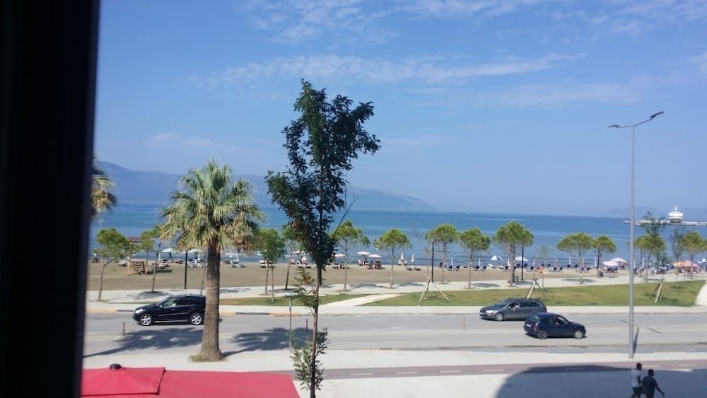mare blu hotel bar