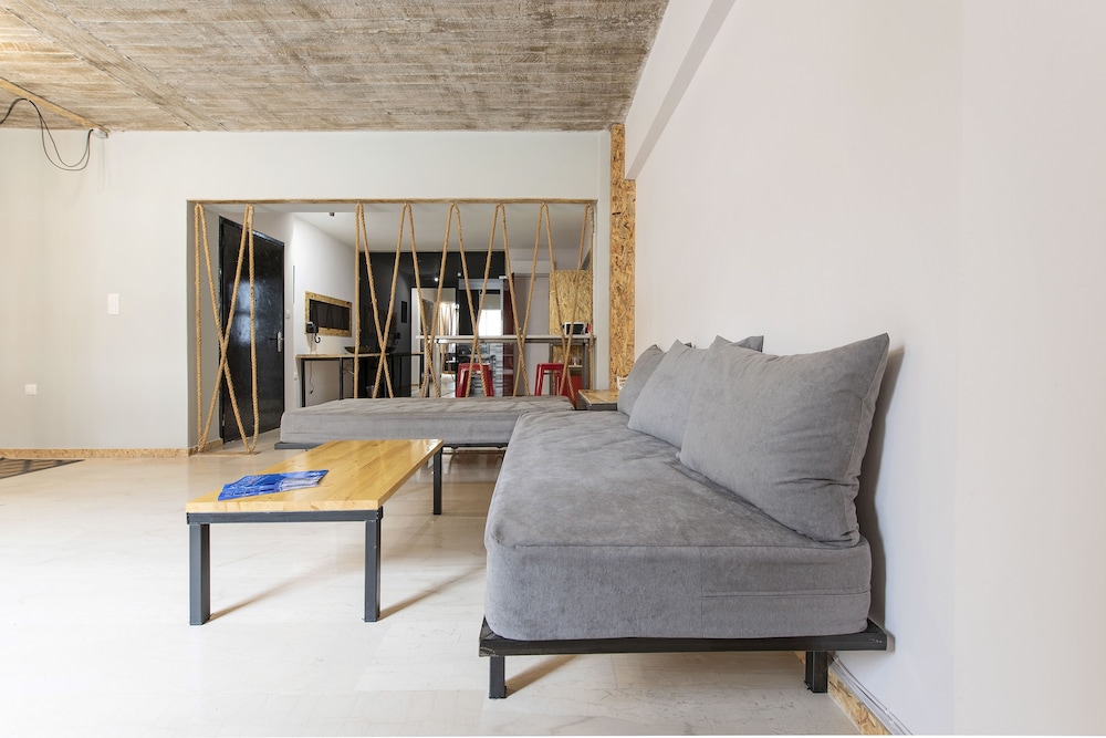 piraeus premium suites