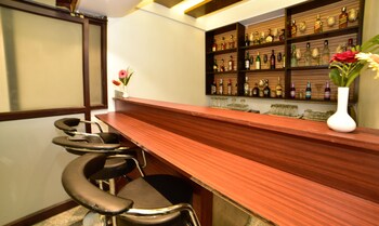 treebo tryst hotel tarcon