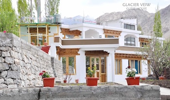glacier view guest house