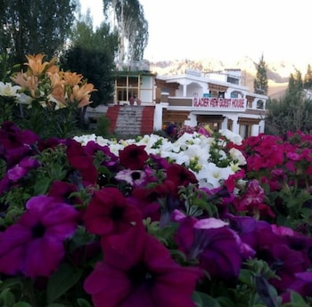 glacier view guest house