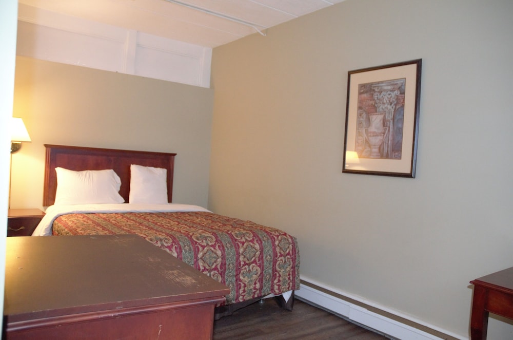 the highlander inn