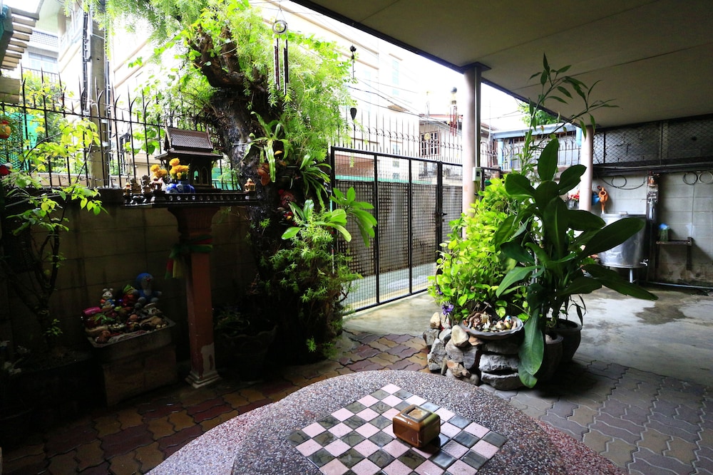 anurak guesthouse