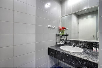 patong tower by united 21 thailand