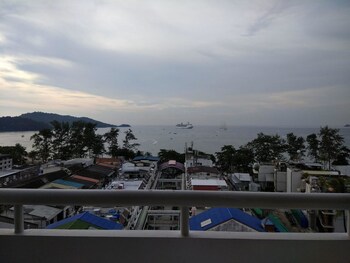 patong tower by united 21 thailand