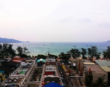 patong tower by united 21 thailand