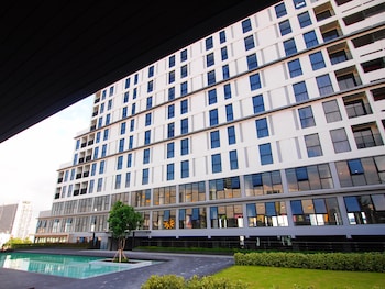 the quarter ladprao by uhg