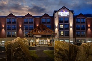 microtel inn and suites by wyndham mont tremblant