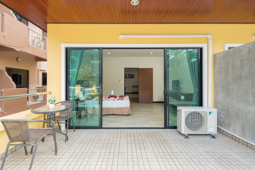 baan thai beach side residence