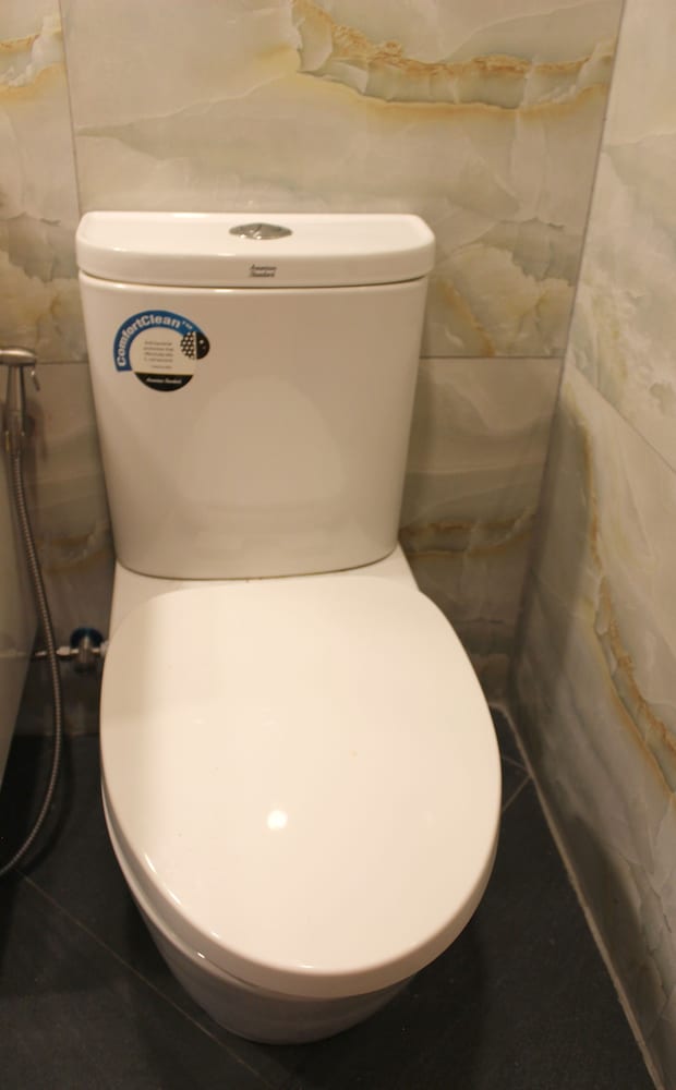 v one pride sukhumvit 22 bangkok