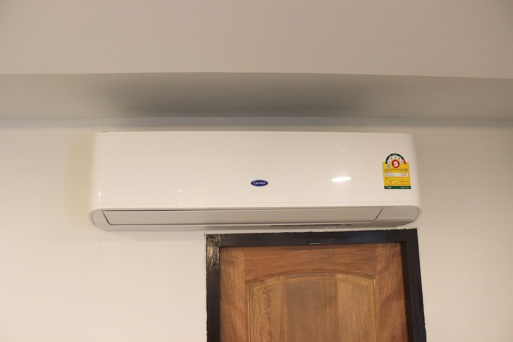 v one pride sukhumvit 22 bangkok