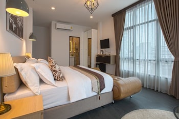 v one pride sukhumvit 22 bangkok