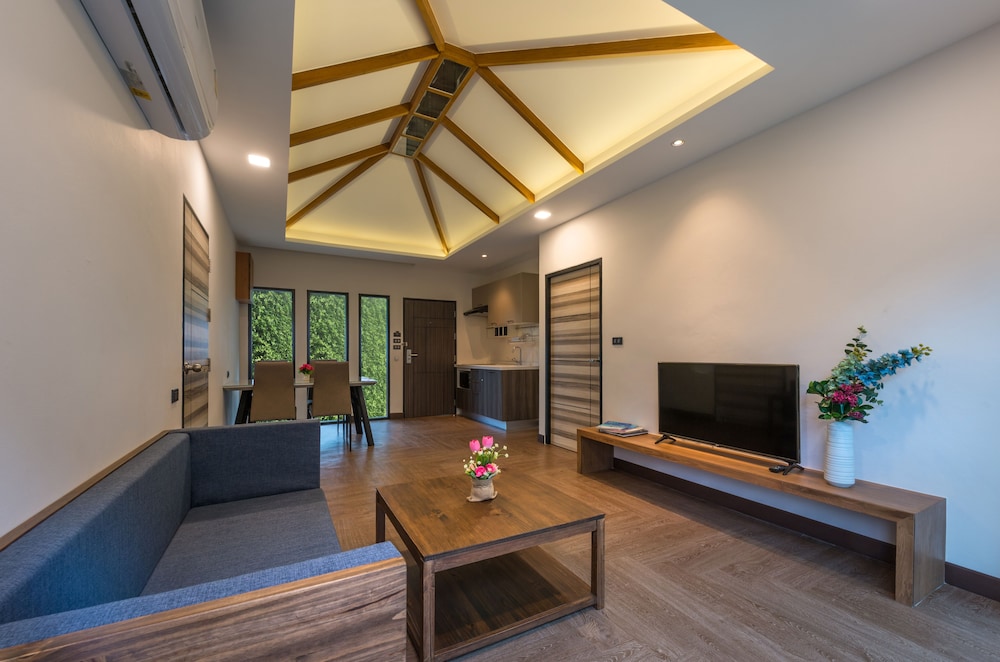 chermantra aonang resort and pool suite