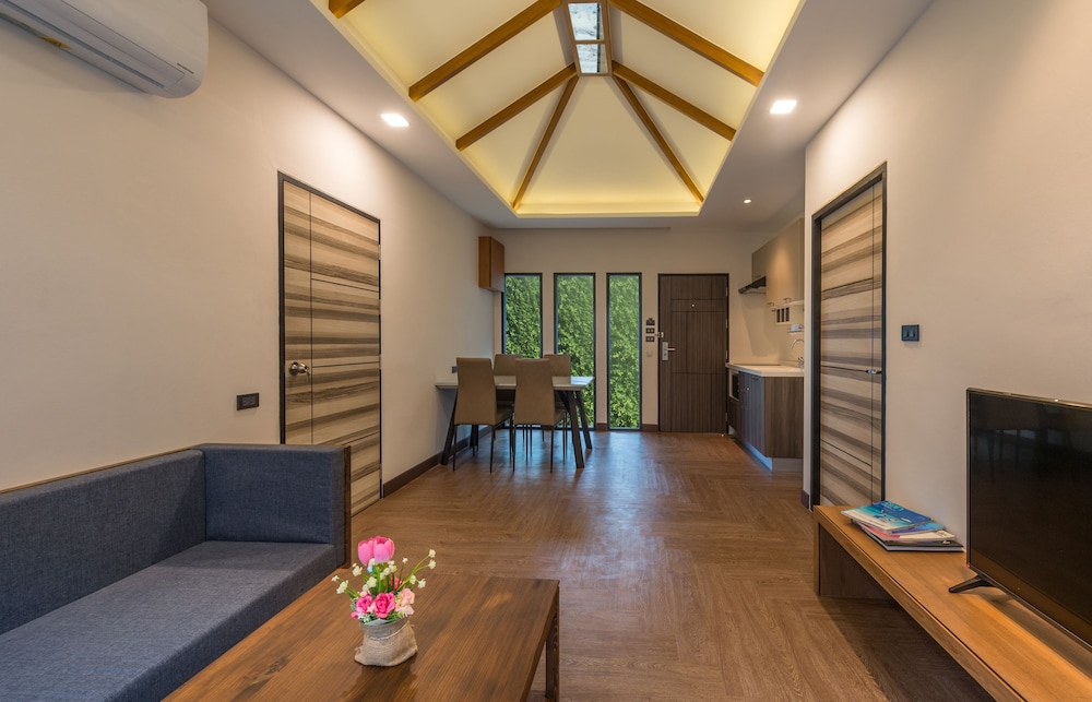 chermantra aonang resort and pool suite