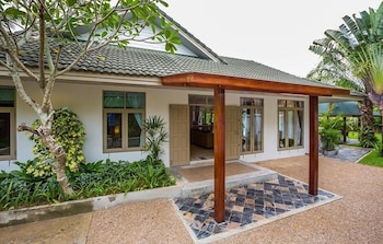 Villa Raeya,Near Nopparat Thara Beach,4 star