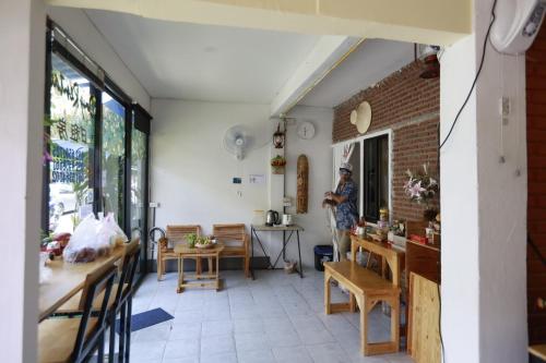 banana hostel donmuang