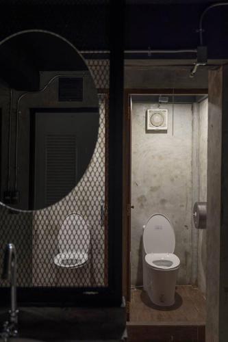 banana hostel donmuang