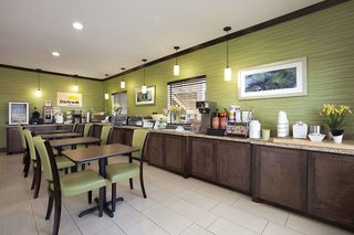 Days Inn & Suites By Wyndham Gonzales Tx,Gonzales County>>Gonzales,2 star