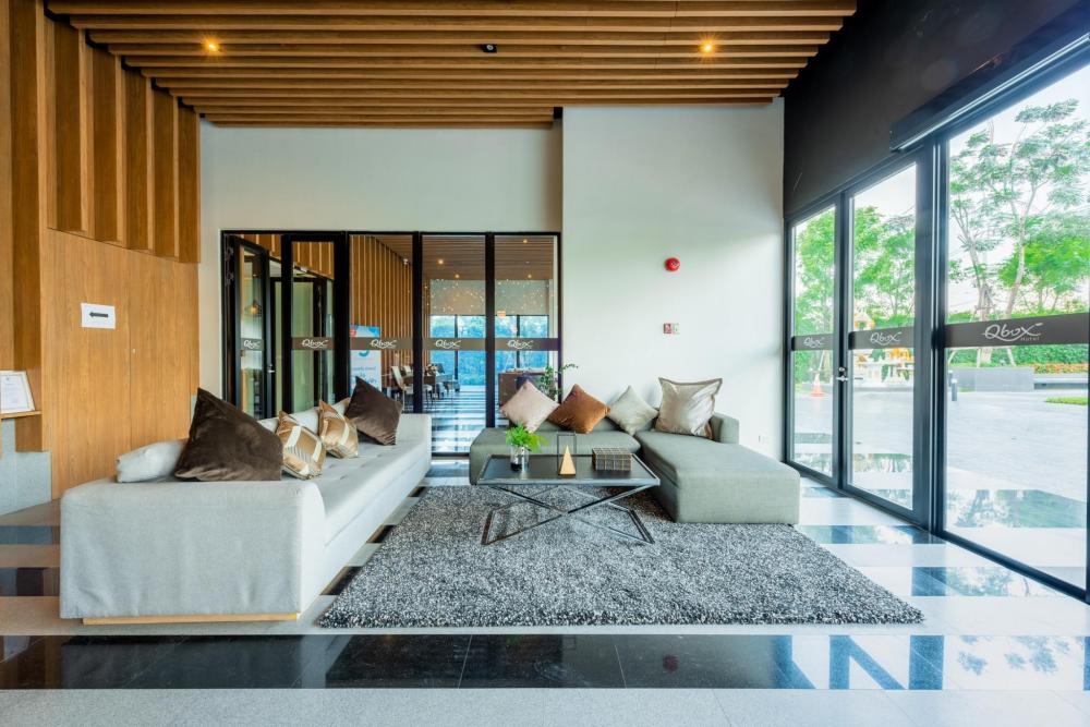 q box hotel bangkok blossom