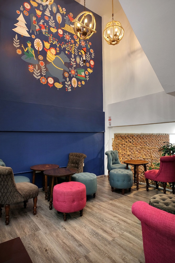 hide and seek boutique hometel