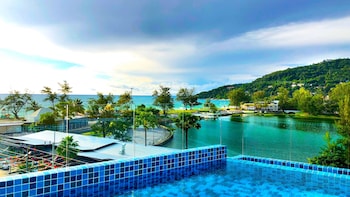 phoenix hotel karon beach