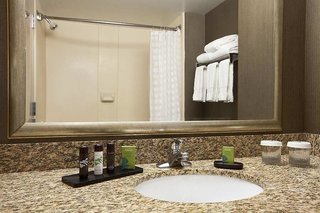 Embassy Suites By Hilton Atlanta Alpharetta,Atlanta>>Alpharetta,4 star