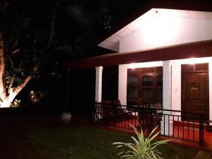Sigiri Hibiscus Villa,Habarana>>Dambulla,3 star