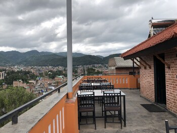 tashi delek guest house