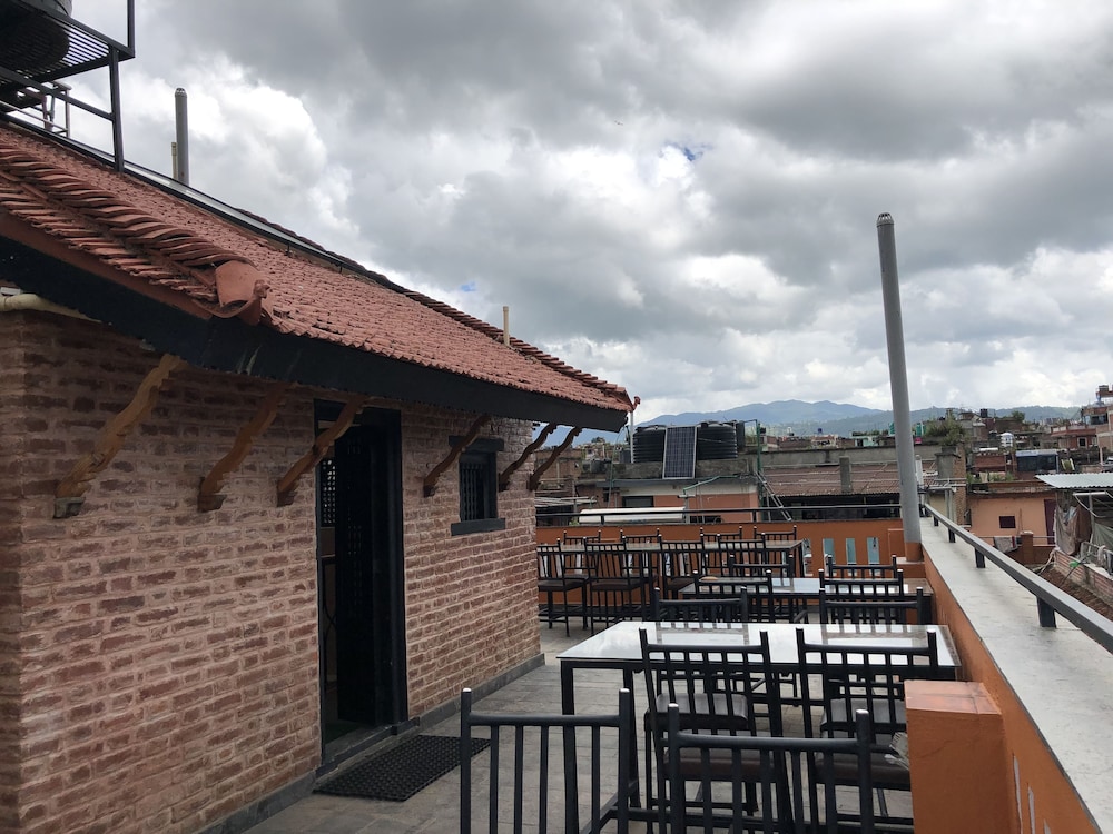 tashi delek guest house