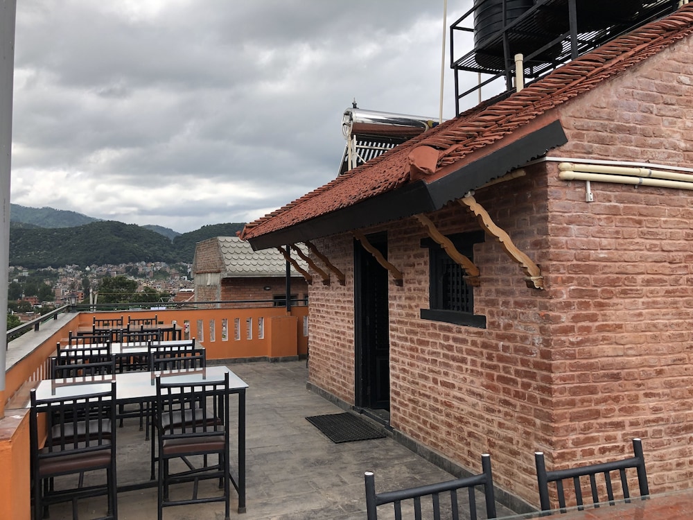 tashi delek guest house