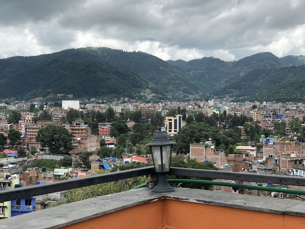 tashi delek guest house